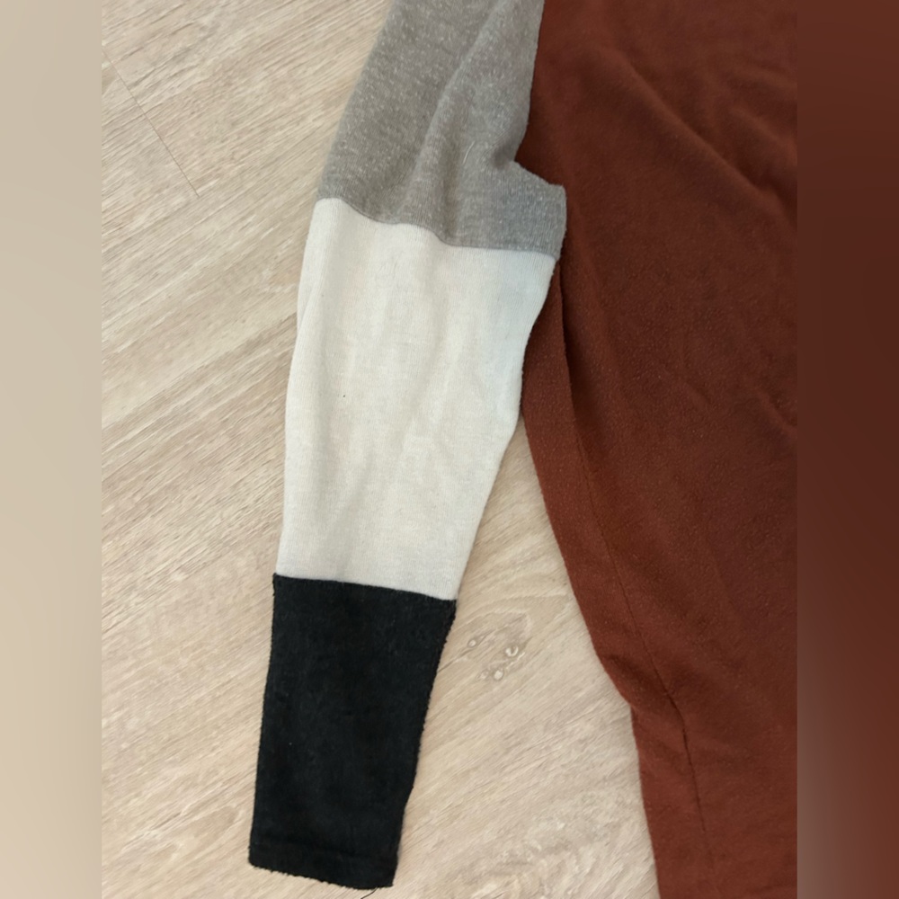 Colorblock Women's Top - Picture 5 of 6